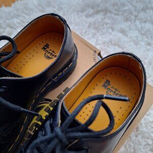 Dr. Martens 1461 Women's Smooth Leather Oxford Shoes in Black Smooth, US 5